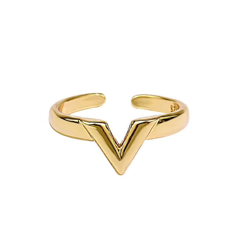 Veliora | Minimal V Geometry