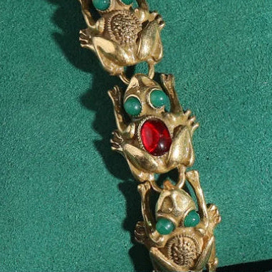 Thaloura — 18K Gold Mythic Jade