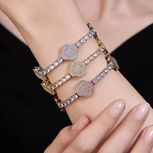 Clovisse | Fortune in Sparkling Light