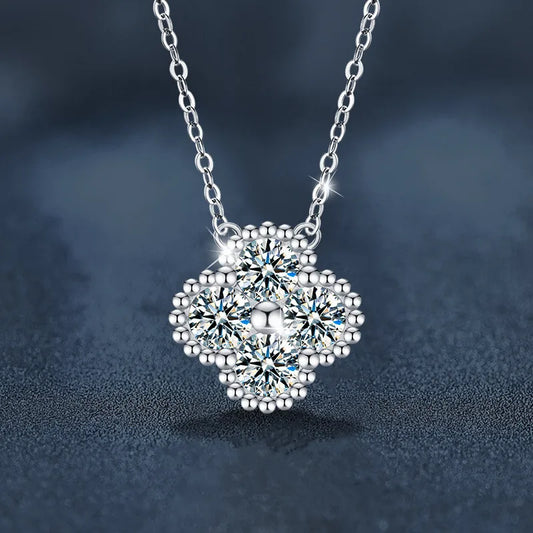Fortune Light — 18K Gold Moissanite Grace