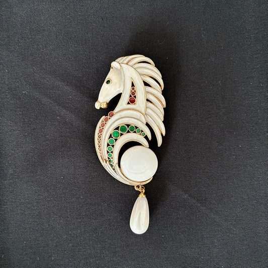 إكوايناريس — أناقة المينا الملكية