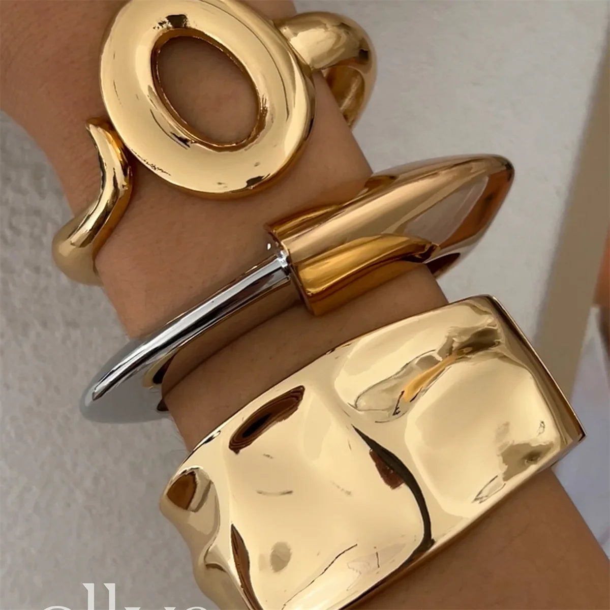 Orryxis | Gold-Tone | Sculptural Cuff