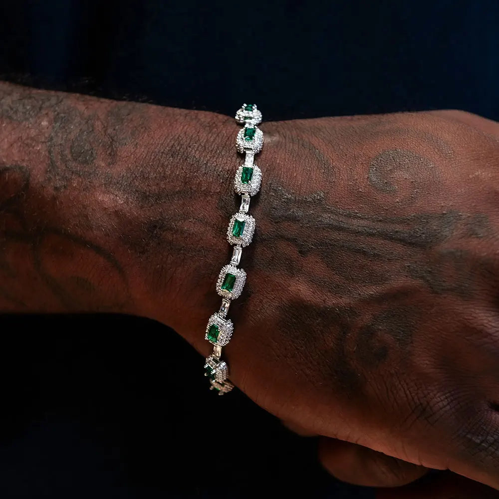 Verdura | Emerald Light in Motion