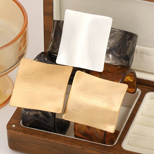 Arcflare | ذهبي مطفي | تصميم راتنجي فني