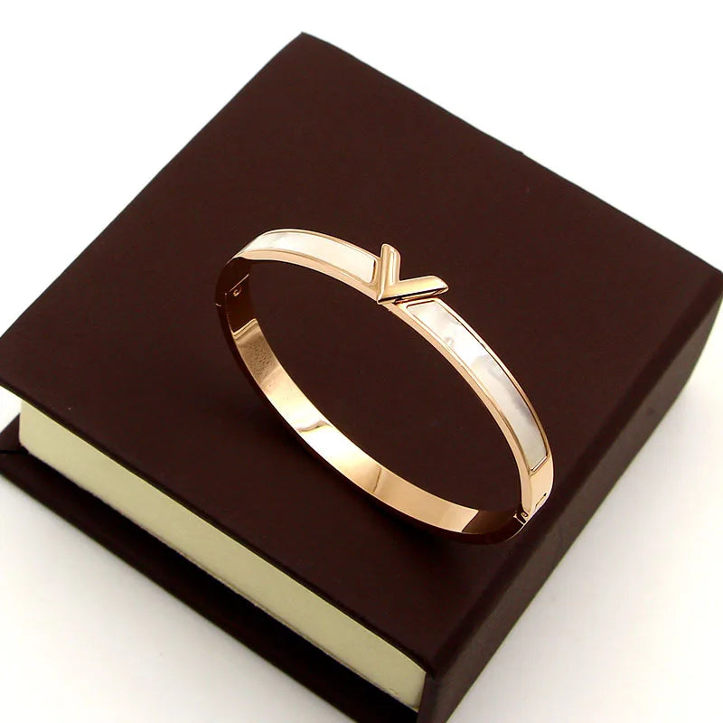 VELORA Bracelet | Gold Jewelry | V-Shaped Shell Inlay Design