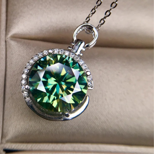 Verdélia | A Rare Green Radiance