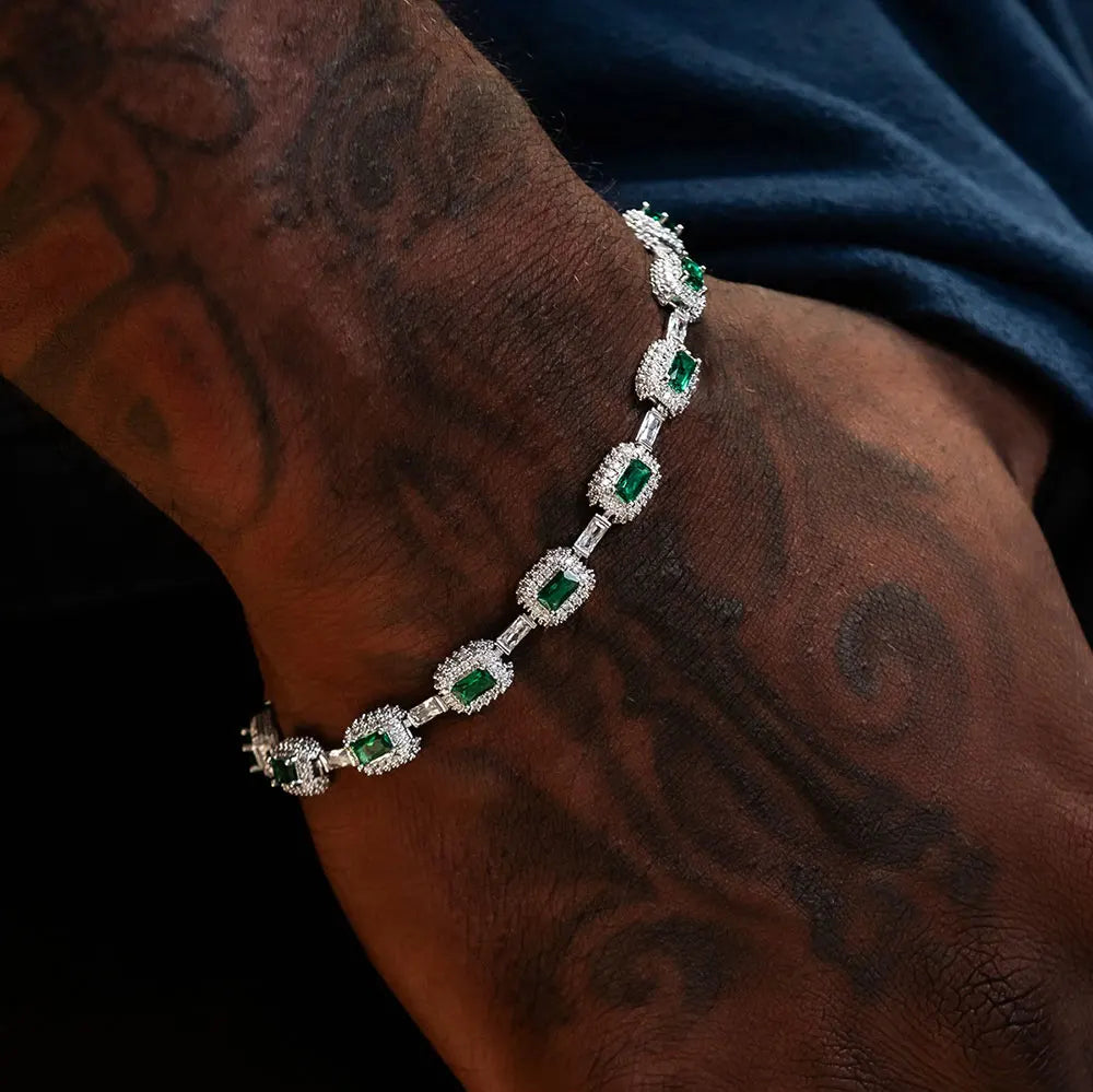 Verdura | Emerald Light in Motion