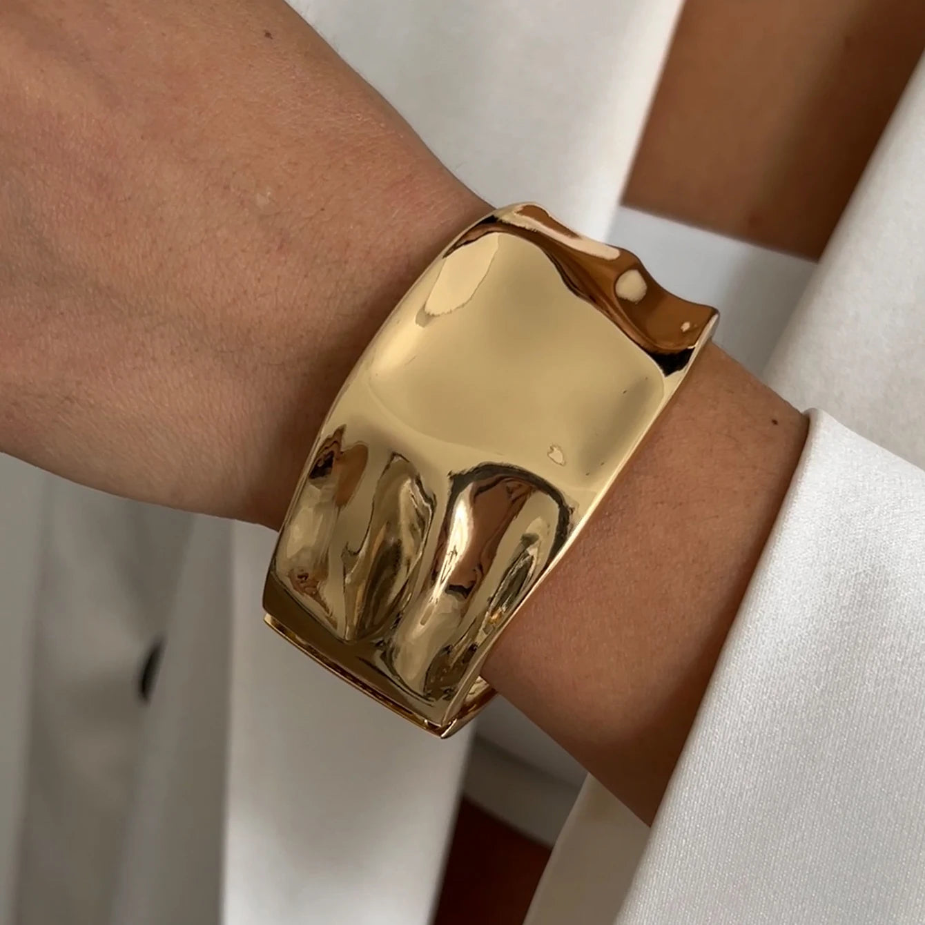 Orryxis | Gold-Tone | Sculptural Cuff