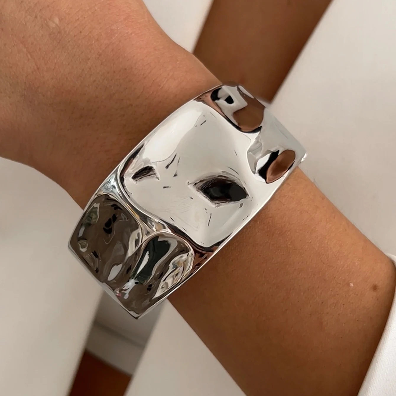 Orryxis | Gold-Tone | Sculptural Cuff