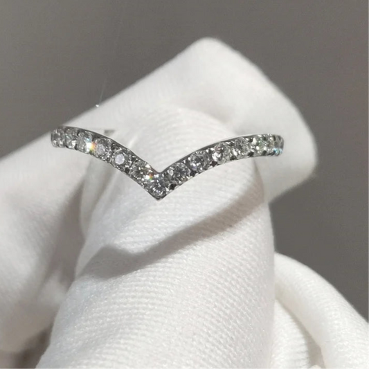 Veyra — 14K White Light Line