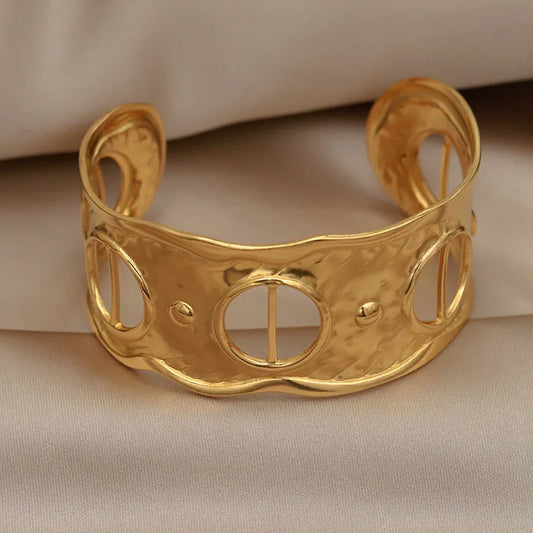 سوار ZYLAN Cuff | مجوهرات ذهبية | تصميم هندسي مجوف