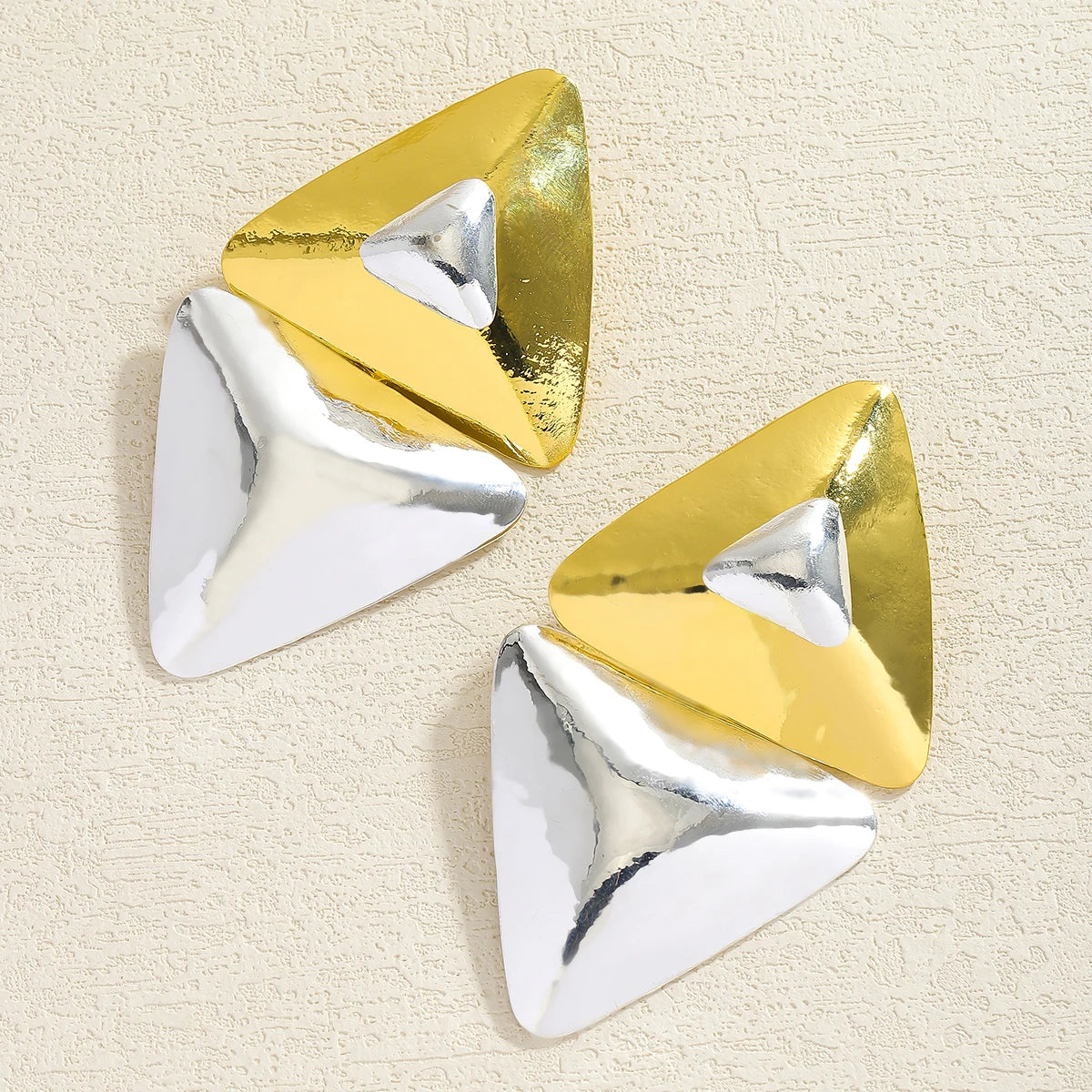 Aurivéra | Bold Geometric Statement