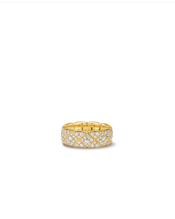 Front view of the Matelassé 18K gold-plated 925 silver wide band ring, showcasing the iconic quilted geometric pattern and micro-pavé VVS1 moissanite stones.
