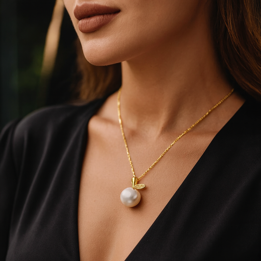 Aurélisia | White Akoya Pearl | Apple Elegance