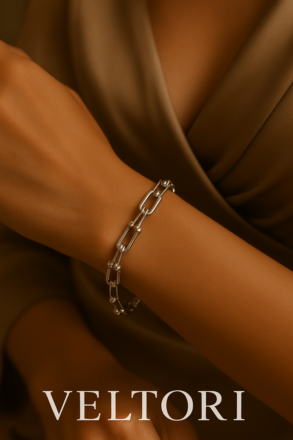 Cavelure | 925 Silver Jewelry | Horseshoe Buckle Design