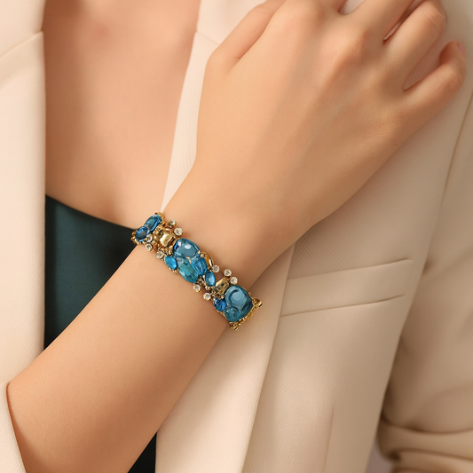 Lunara — Blue Vintage Glow