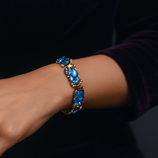 Lunara — Blue Vintage Glow