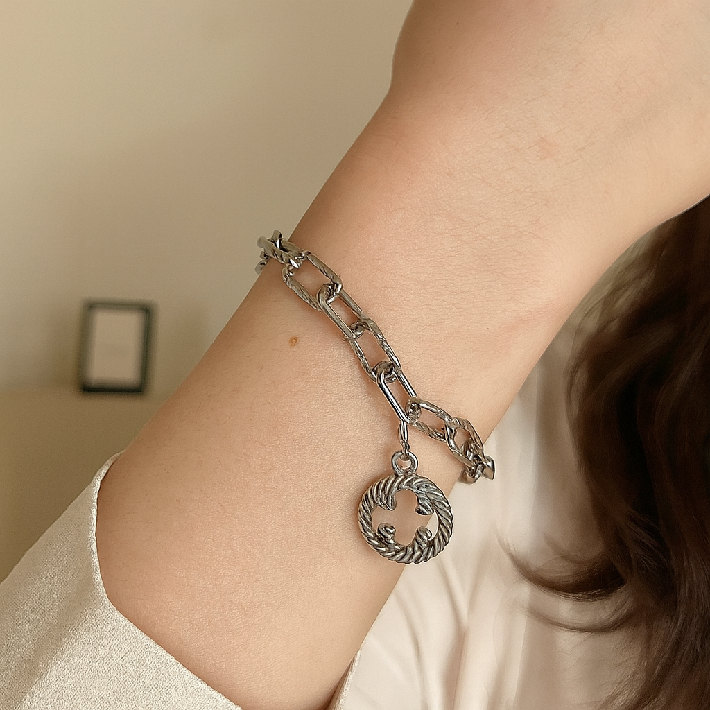 Eryndra — Oxidized Silver Geometry