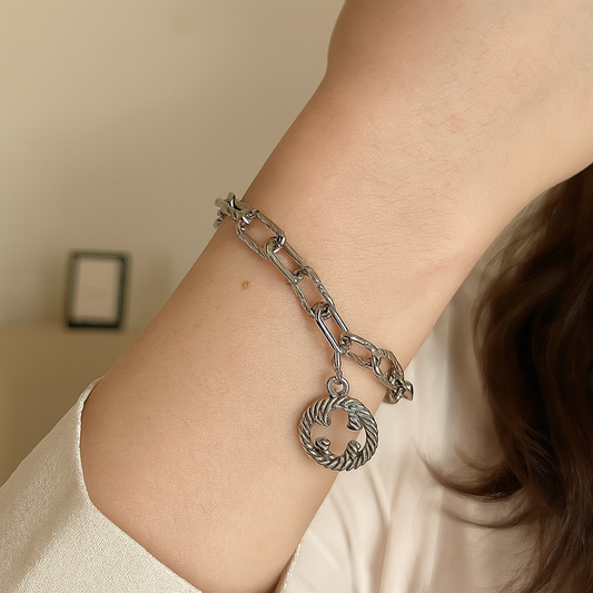 Eryndra — Oxidized Silver Geometry