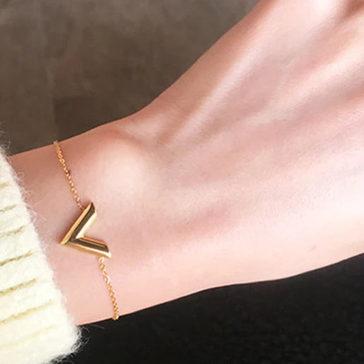 Valencia | Modern V Geometry Set