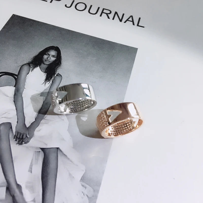 VERISSIMA Ring | Gold & Silver Jewelry | V Zircon Design