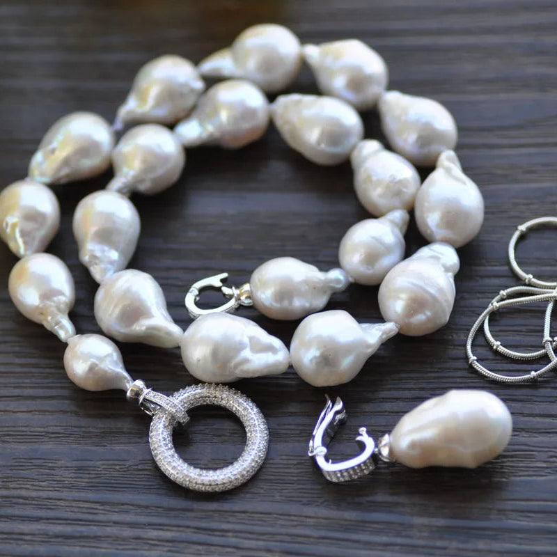 Lunaria — Baroque Pearl Radiance