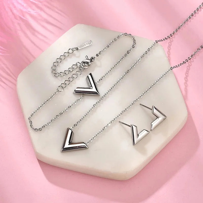 Valencia | Modern V Geometry Set