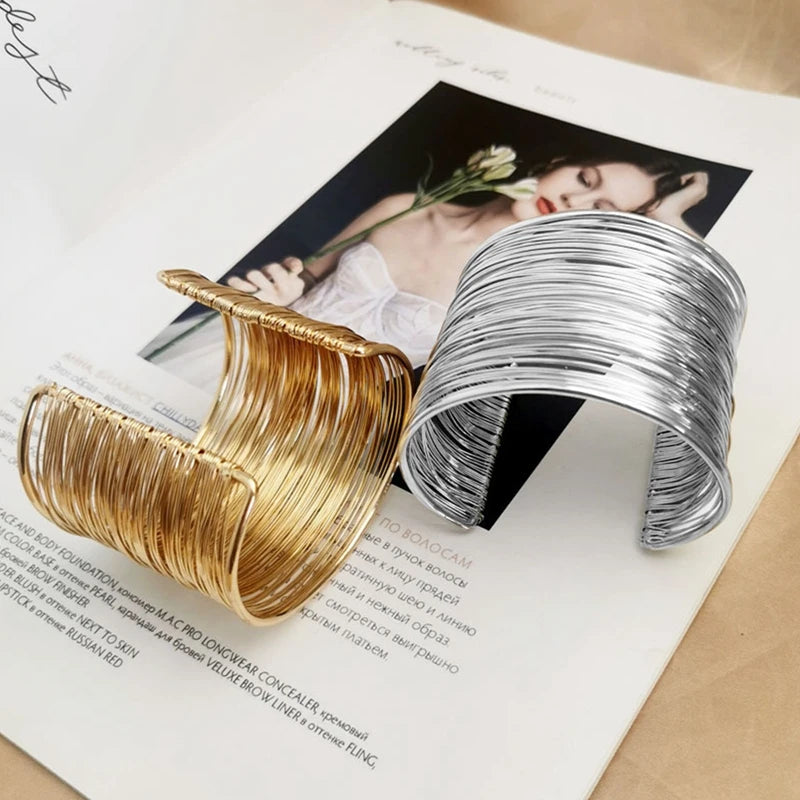 Aurévia | Gold-Tone | Sculpted Cuff