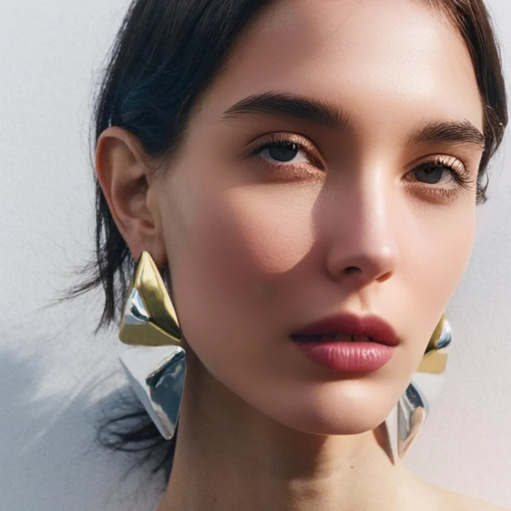 Aurivéra | Bold Geometric Statement