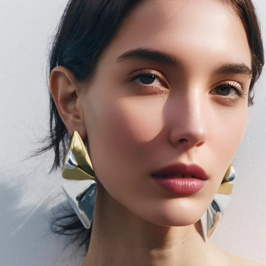 Aurivéra | Bold Geometric Statement