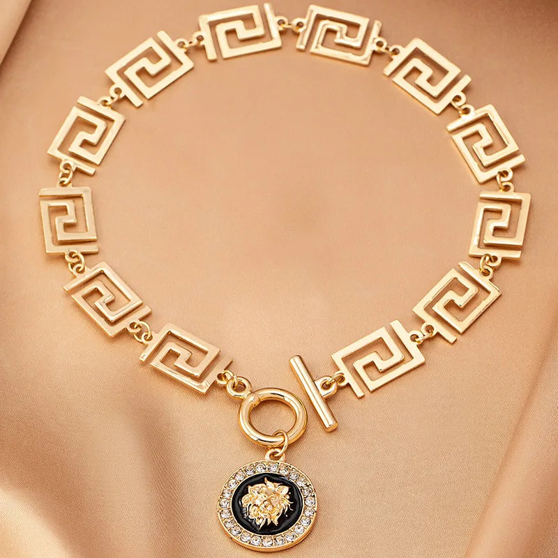 Chainava | Retro Gold-Tone Chain with Geometric Relief