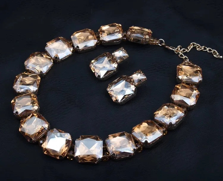 Aurestra | Bold Radiant Stones