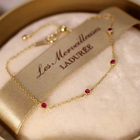 Rubesséra | مطلي ذهب 18K | سوار حجر ياقوتي
