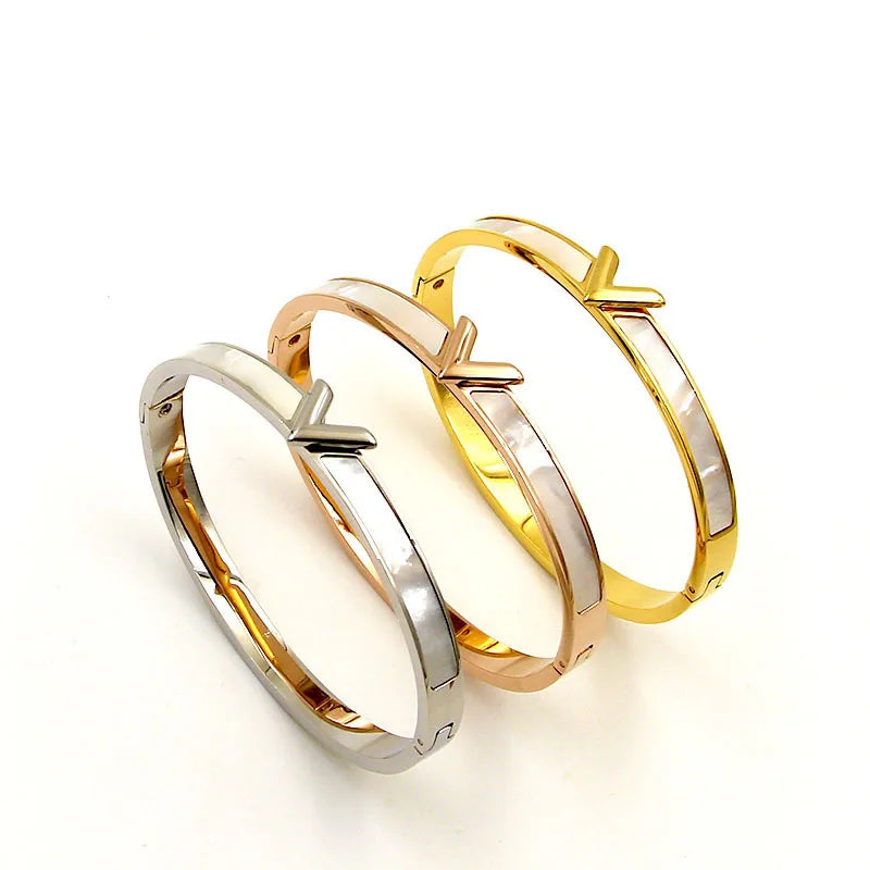 VELORA Bracelet | Gold Jewelry | V-Shaped Shell Inlay Design