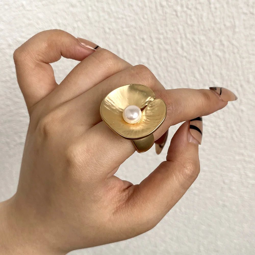 Scultura | Matte Gold | Bold Geometry