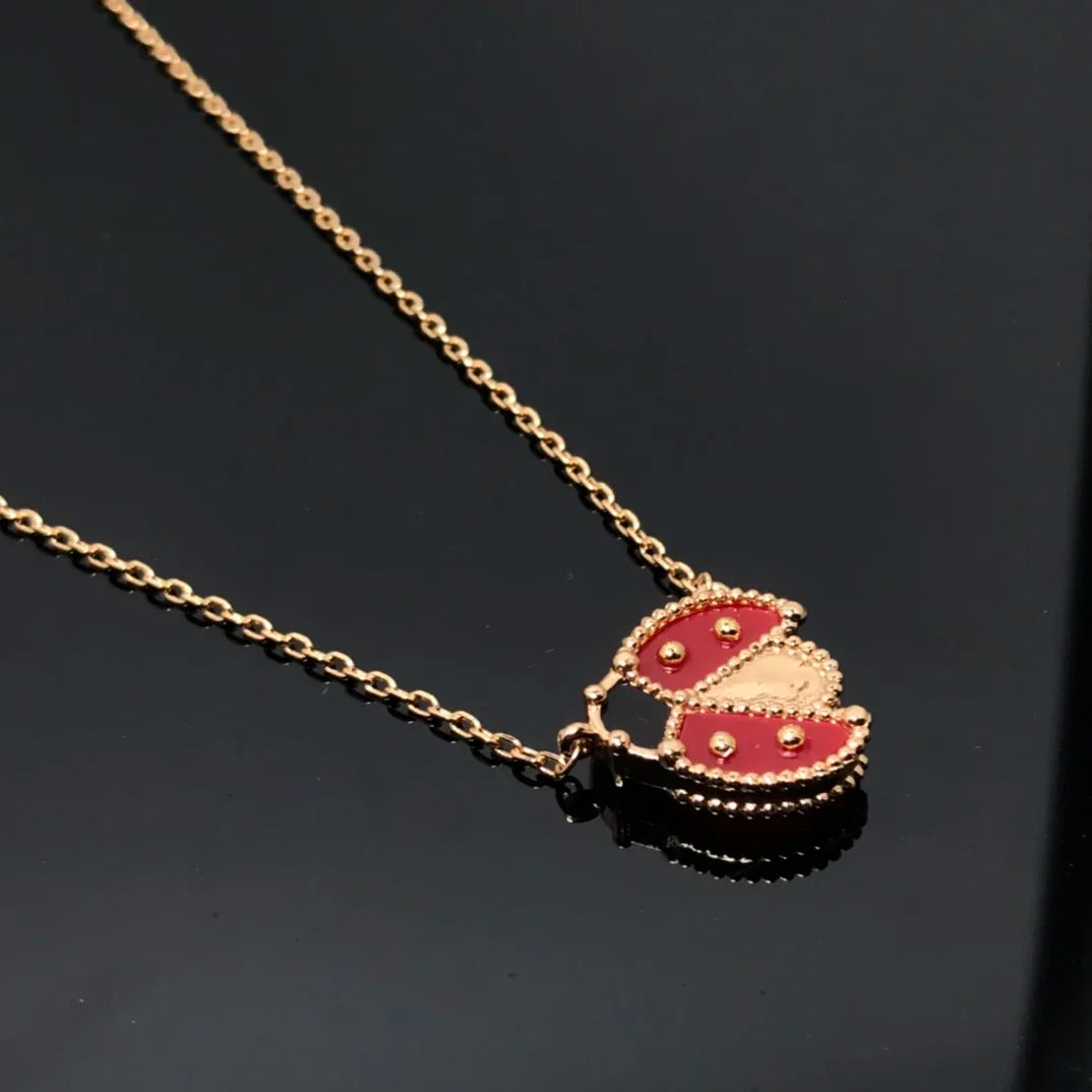 Clévora Necklace | Sterling Silver Modern Elegance