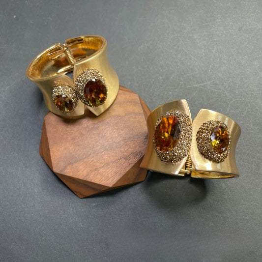 Aurevia | Regal Flame Cuff