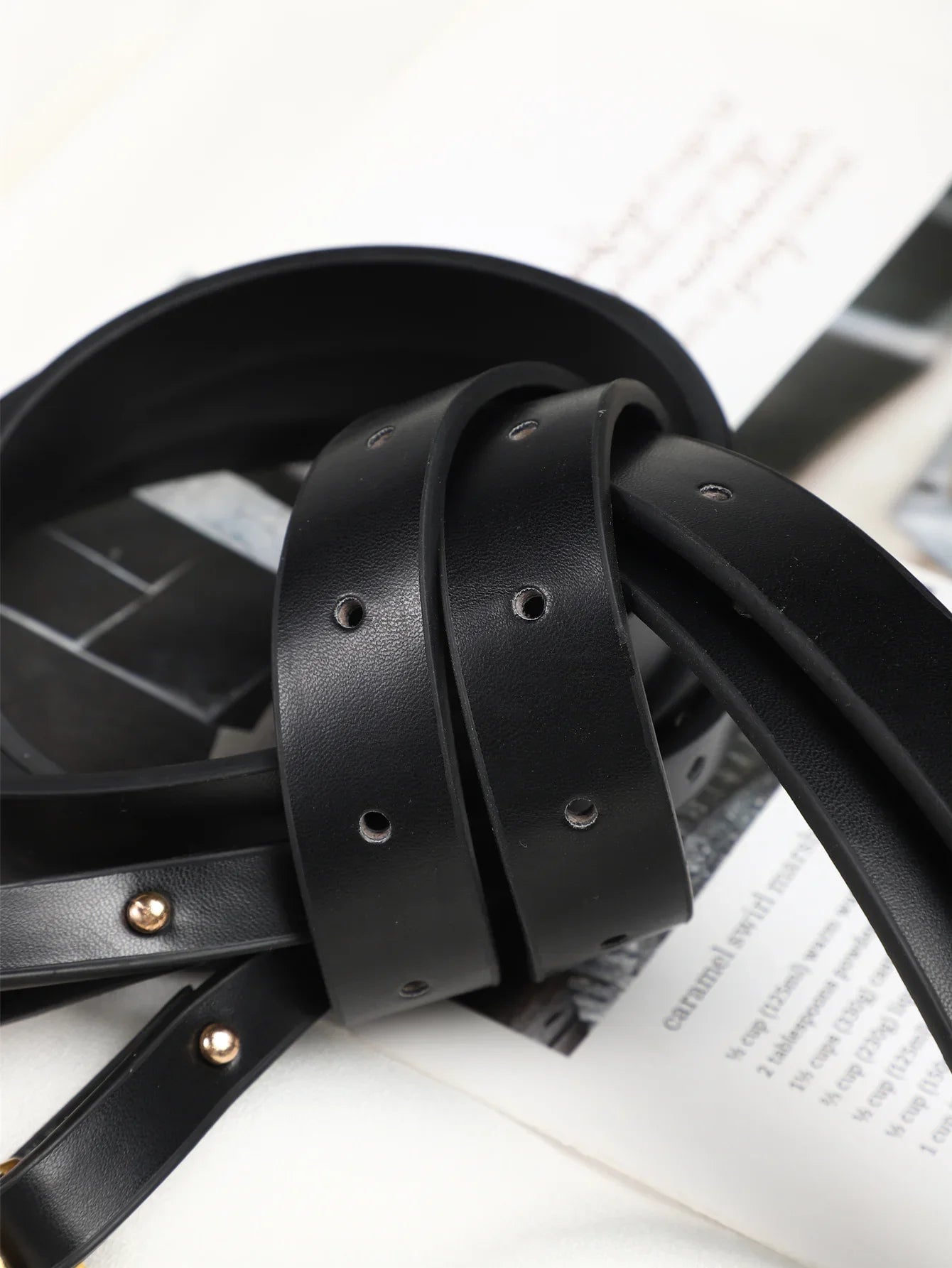 Veyrona | Sculpted Wave Buckle Elegance