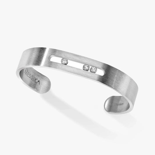 A bracelet made of titanium, featuring a high-polish finish and zircon accents.