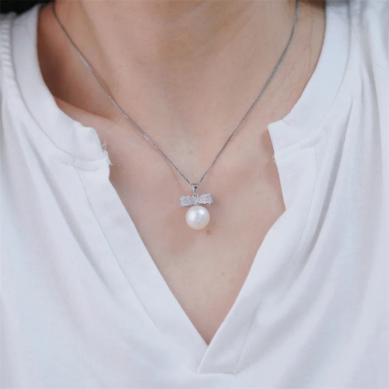 Veloura | Bow-Tied Pearl Pendant
