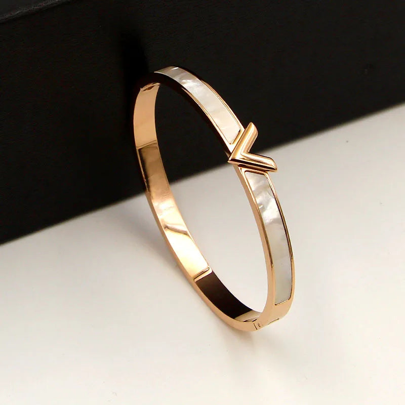 VELORA Bracelet | Gold Jewelry | V-Shaped Shell Inlay Design