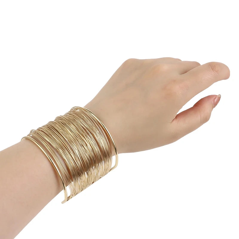 Aurévia | Gold-Tone | Sculpted Cuff