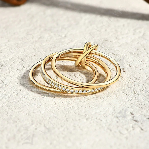 Triéne — Moissanite Balance Ring