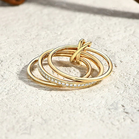 Triéne — Moissanite Balance Ring