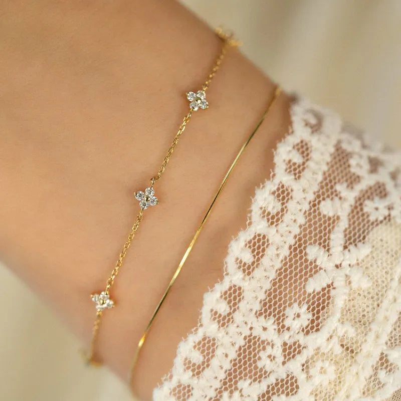 Éclafleur | 18K Gold-Plated Silver | Floral Charm Motif