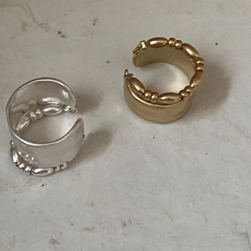 Velora | Bold Retro Elegance