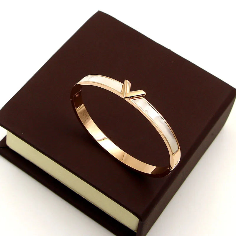 VELORA Bracelet | Gold Jewelry | V-Shaped Shell Inlay Design