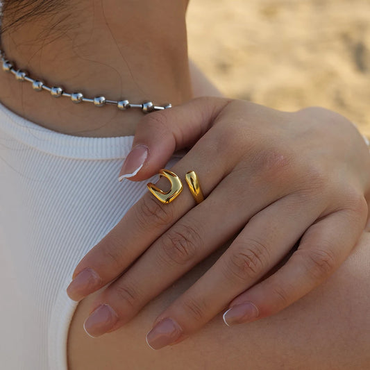 Aurevia | Sculpted Flow Rings