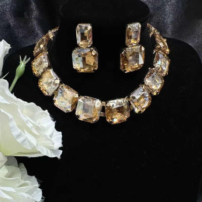 Aurestra | Bold Radiant Stones