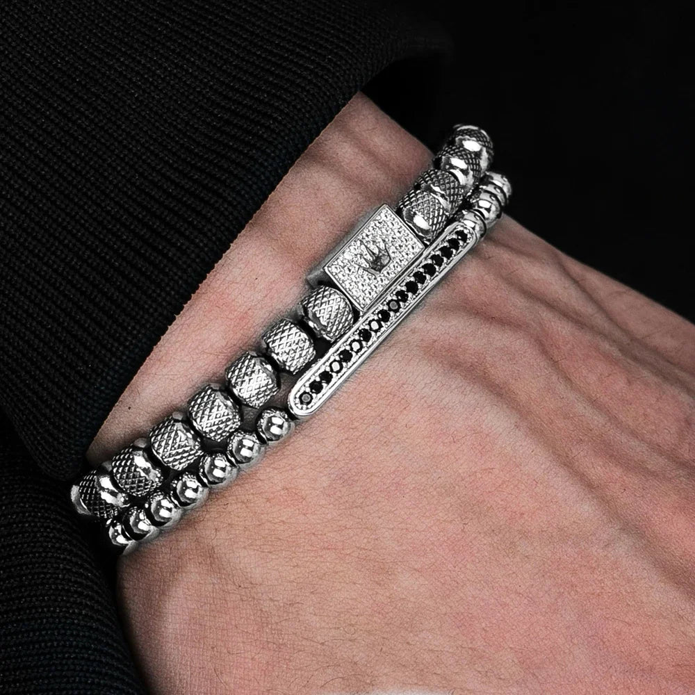 Regnato | Crowned Elegance in Beads